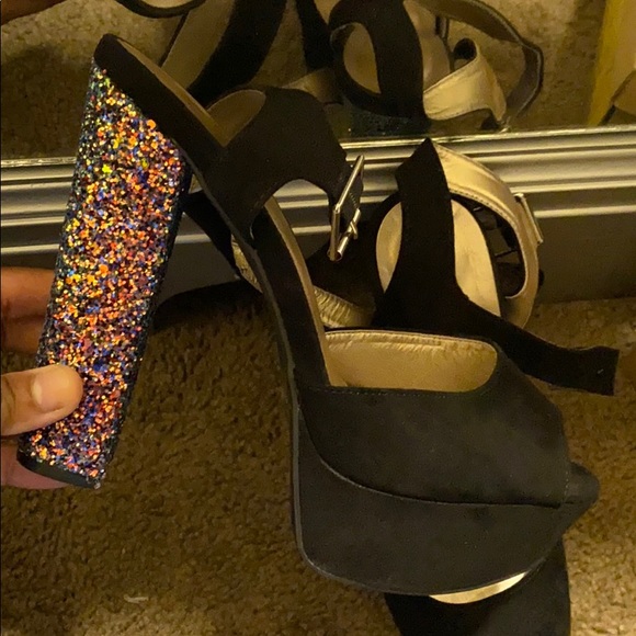 Black sandals with glitter heel - Picture 2 of 4